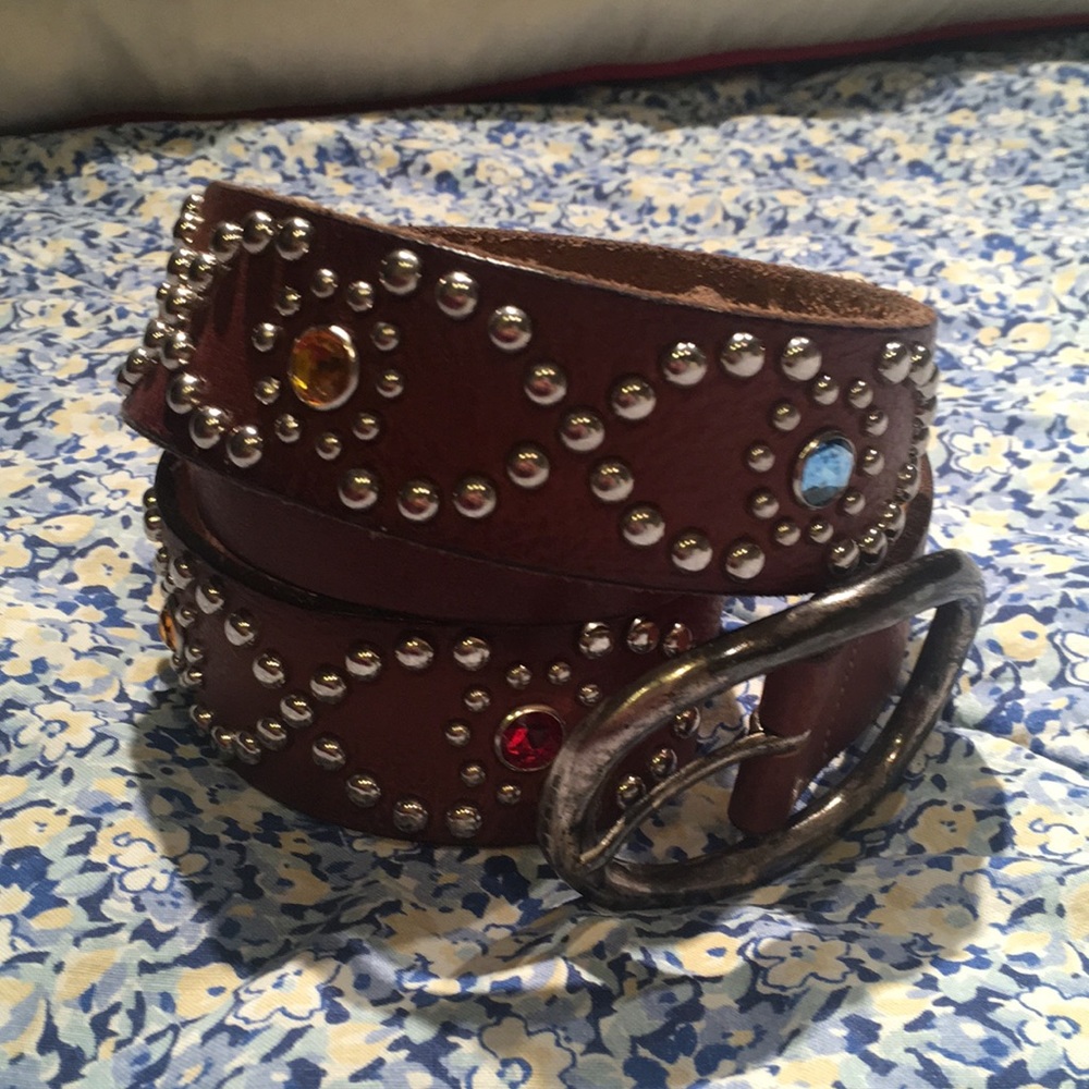 The belt that gets better with age. Leather